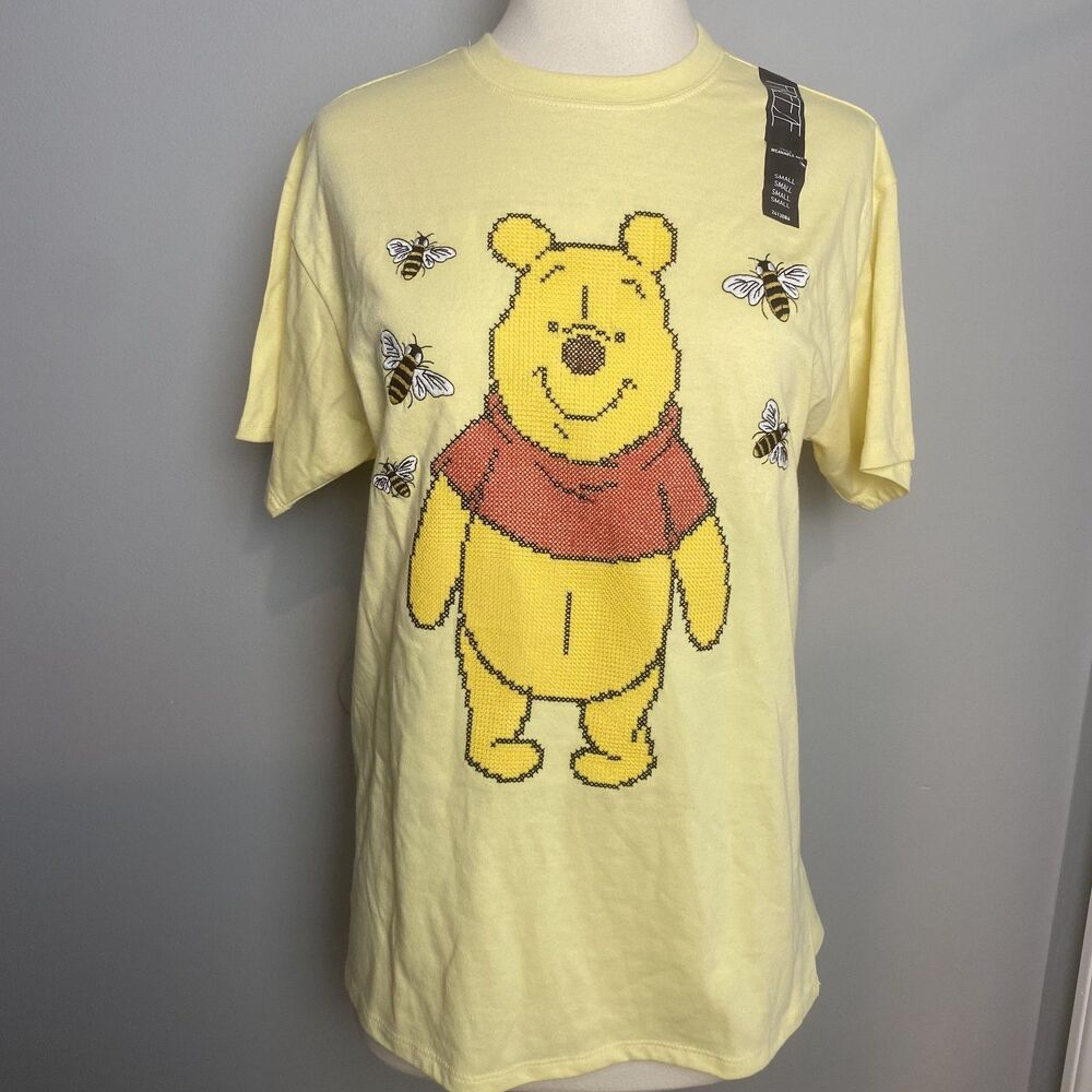 Vintage-Style Winnie the Pooh "Cross-Stitch" T-Shirt w Embroidered Bees Size S